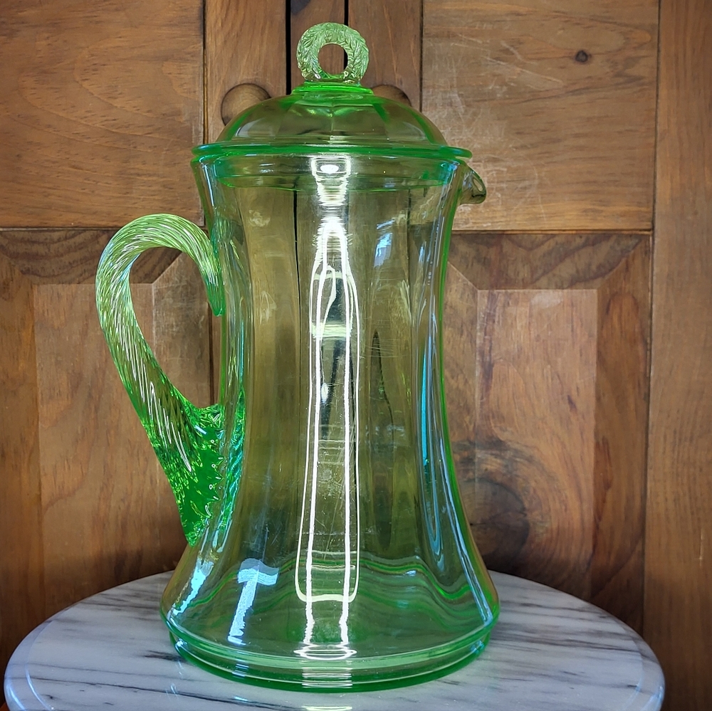 Vibrant Green Glass Pitcher - Picture 9 of 17